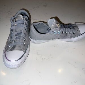 Gray Low-Top converse 6.5